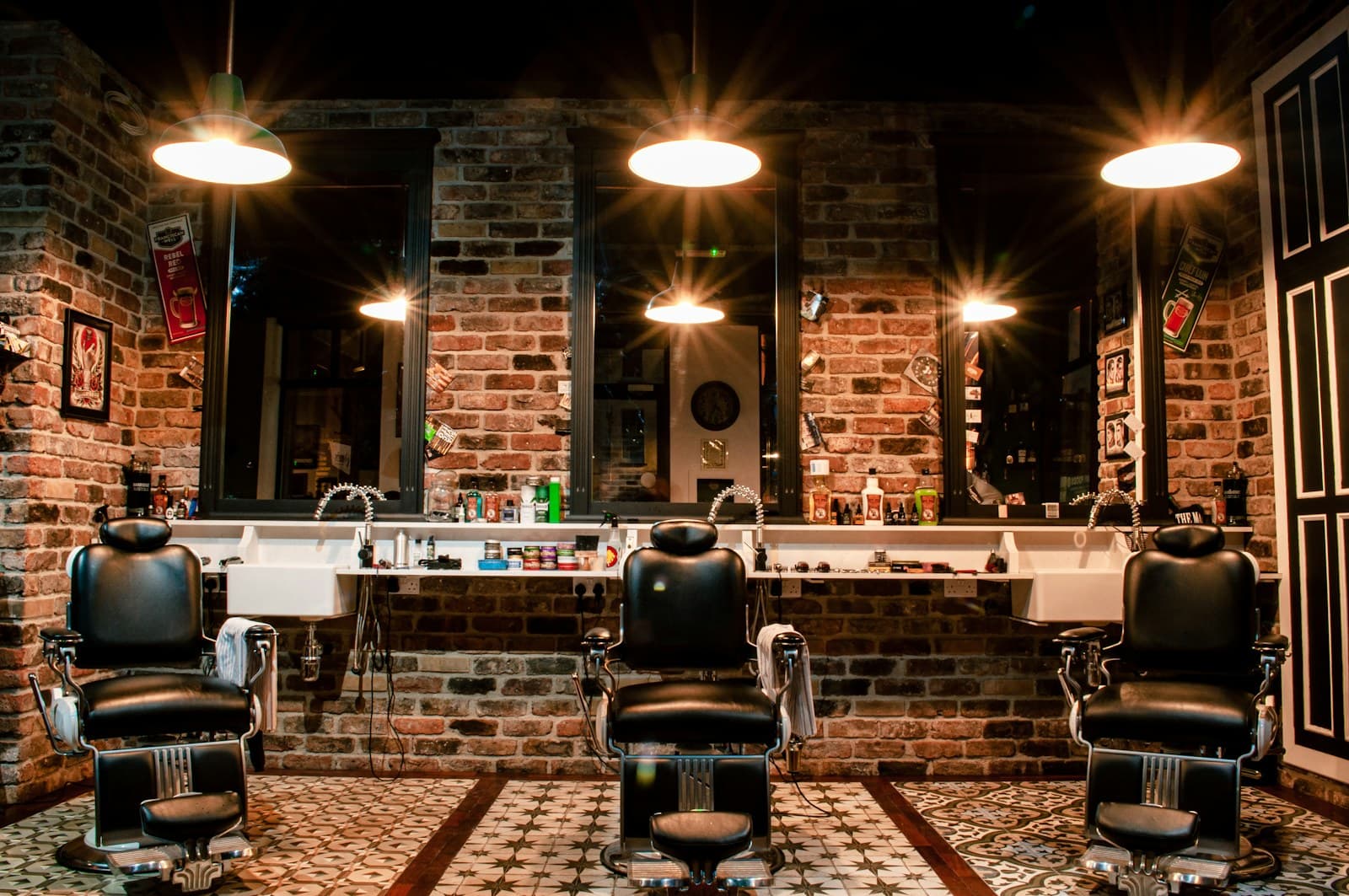 Fauteuils d’un barbershop élégant